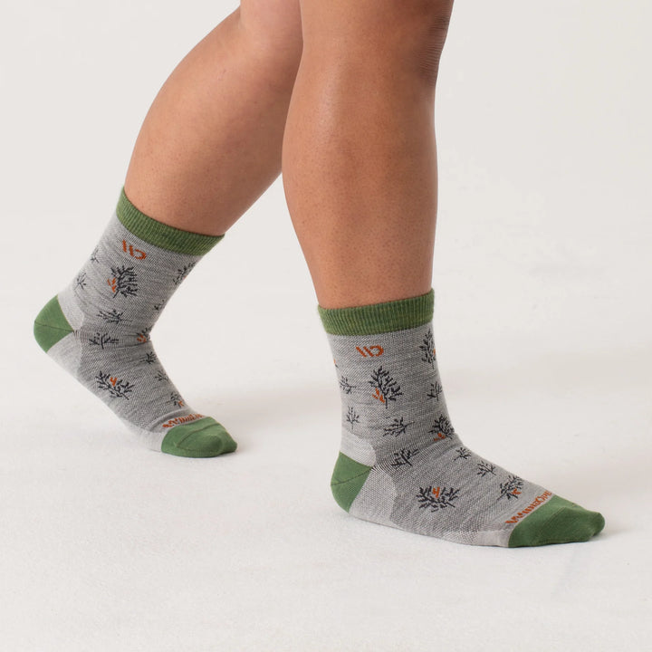 Wide Open - 9503 Women's Foliage Lightweight Micro Crew Socks- Light Gray