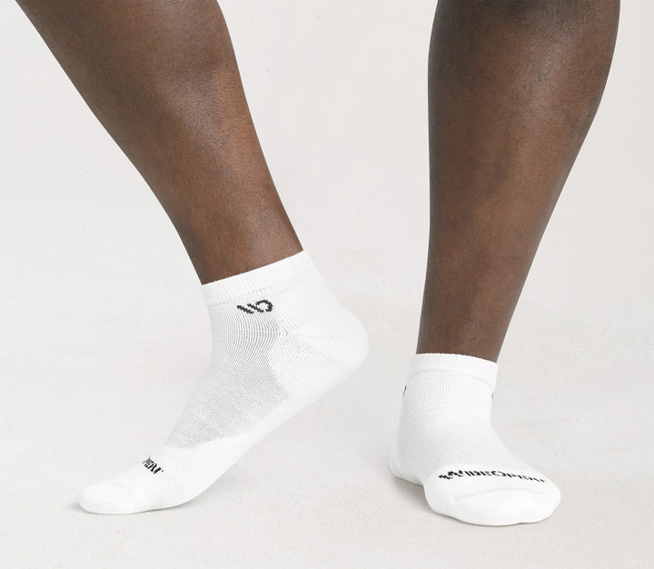 Wide Open - 9000 Men's Solid Cushioned No Show Socks- White