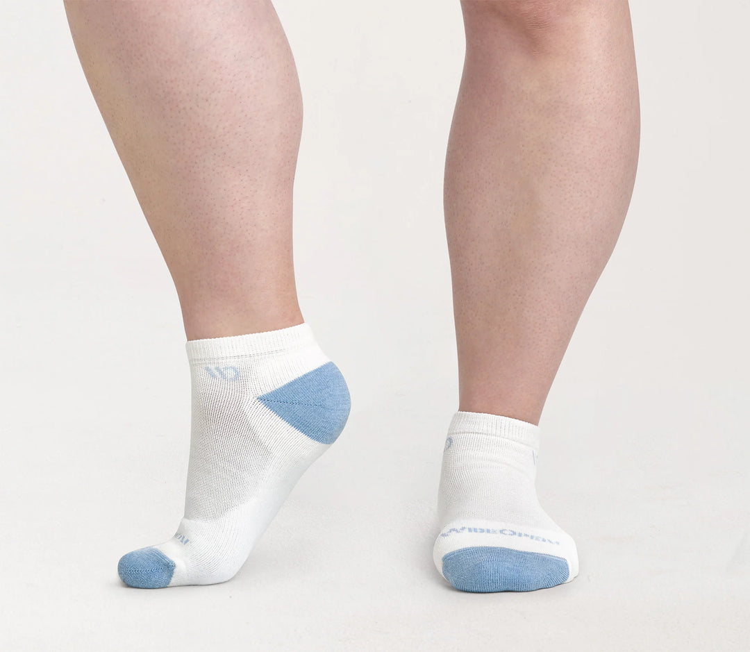 Wide Open - 9500 Women's Solid Cushioned No-Show Socks - White